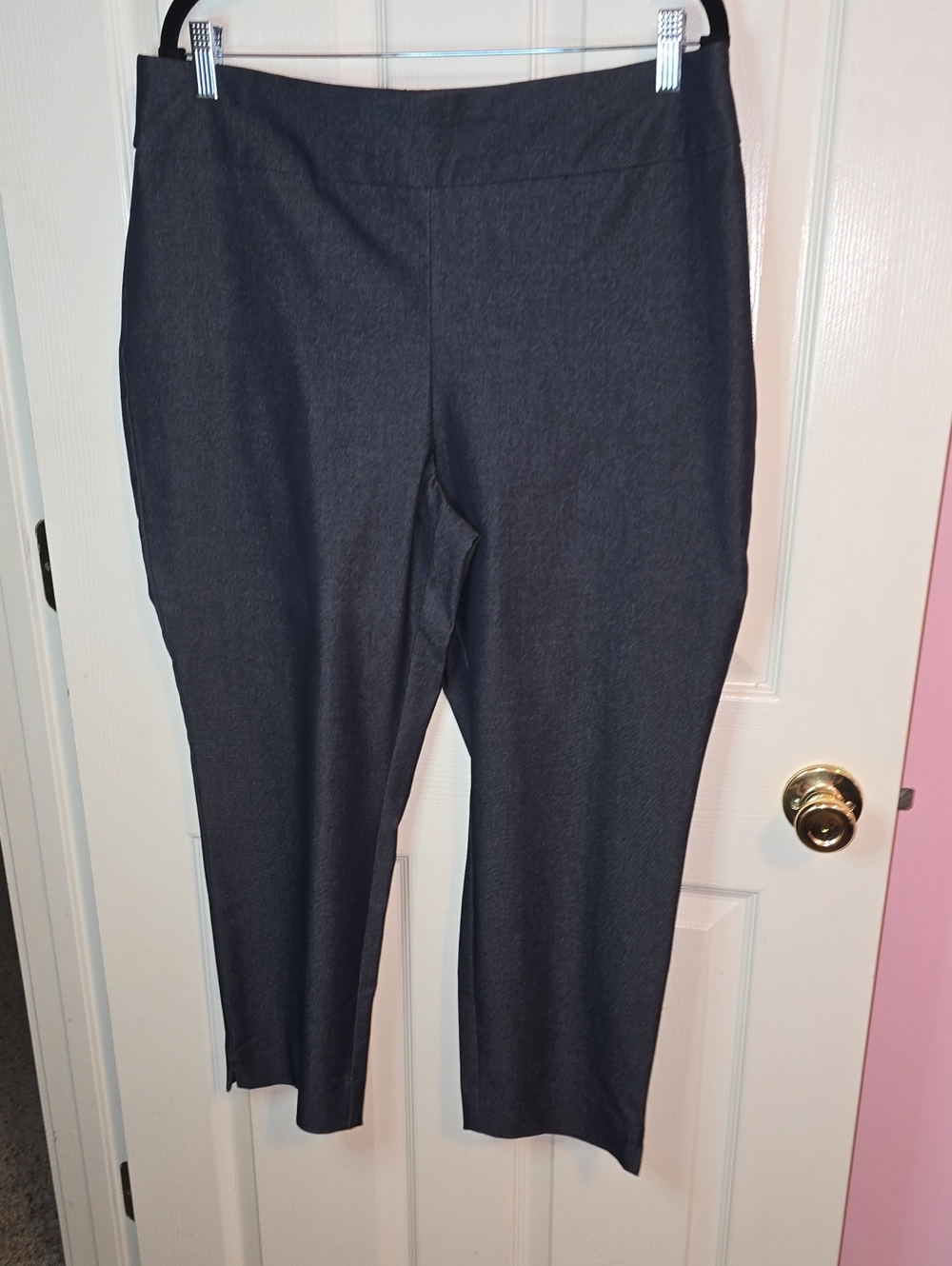Chico's So Slimming Dark Charcoal Cropped Straight Pants